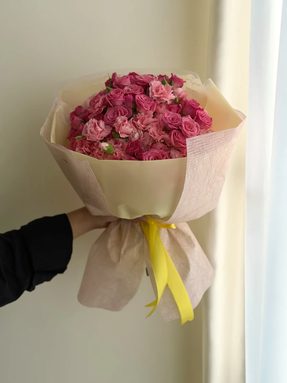 بوکت توتفرنگی شیری
