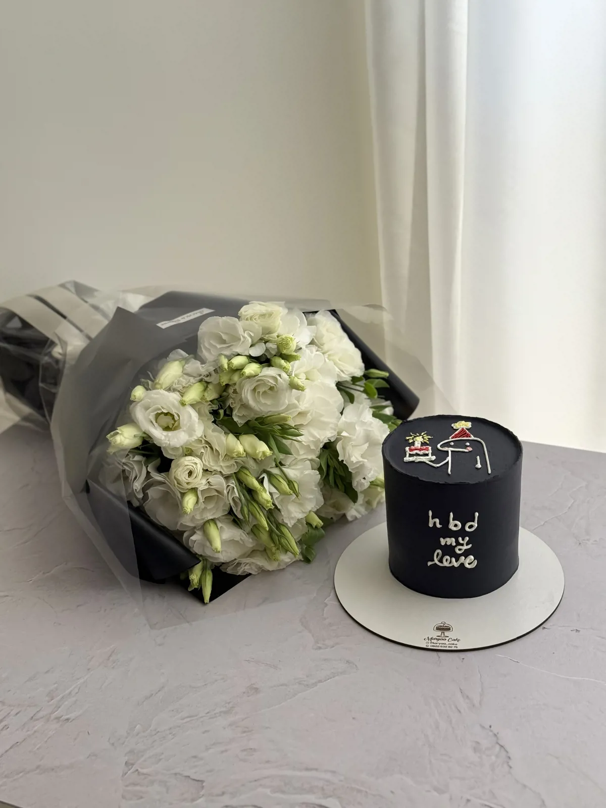 گل و کیک black cream