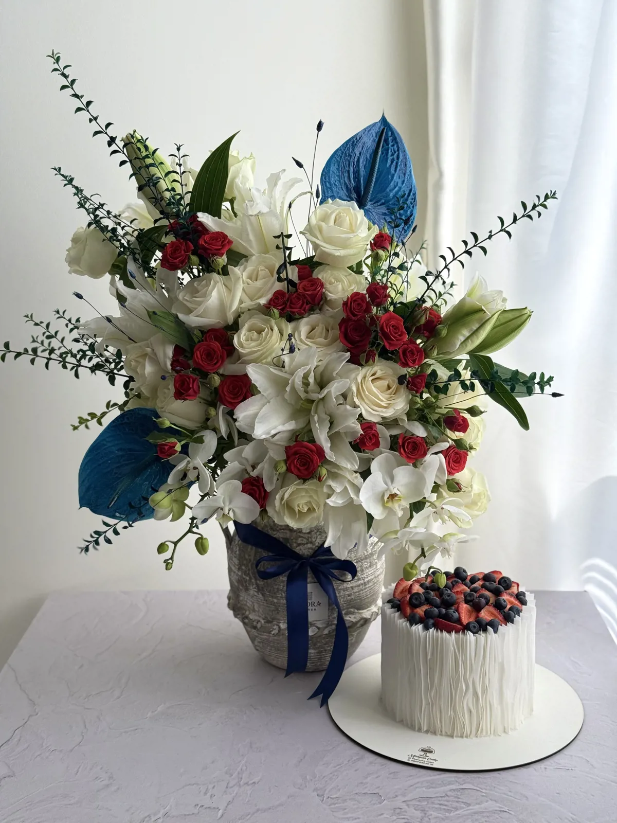 گل و کیک دوریس