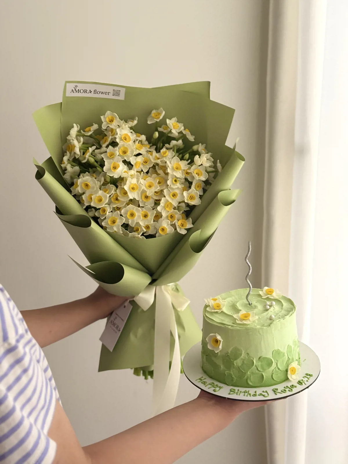 گل و کیک پسته نرگس