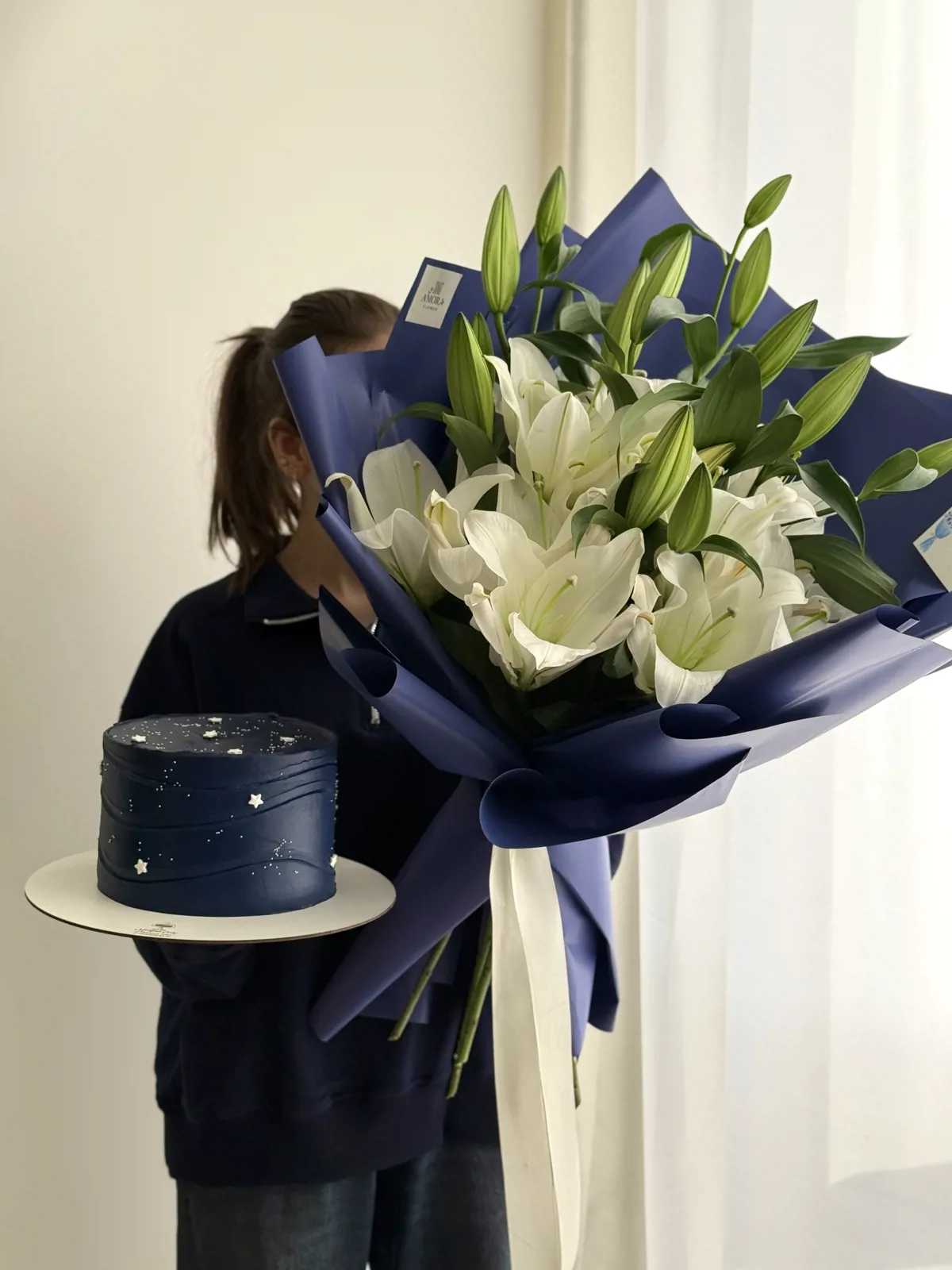 گل و کیک لیلیومی وانیل