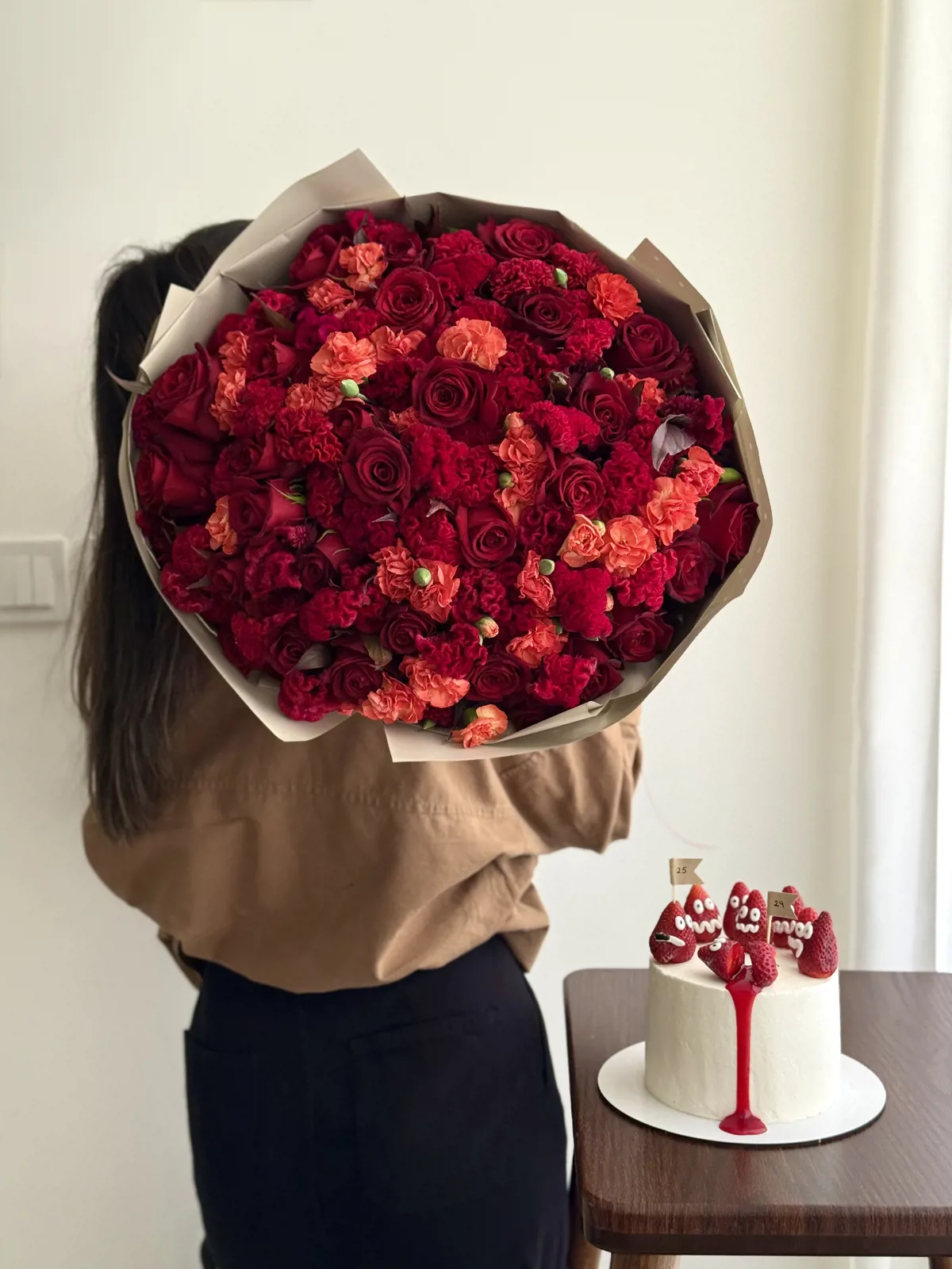 گل و کیک raspberry