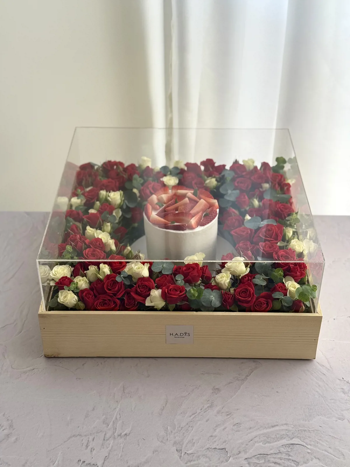 گل و کیک ترکیبی berry rose